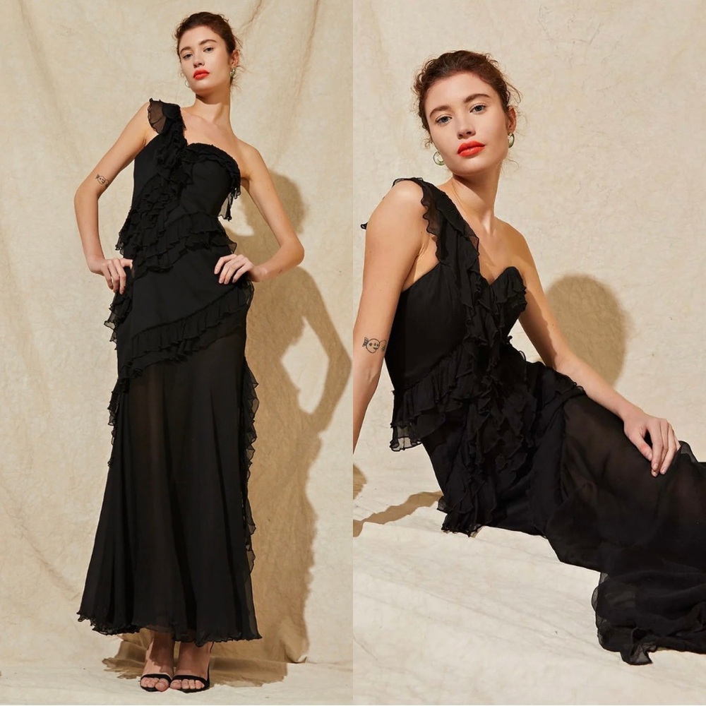 AMUR Black One-Shoulder Maxi Dress